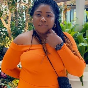 Meet your Posher, Augustina